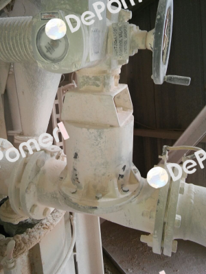00HTJ49AA301  Saunders